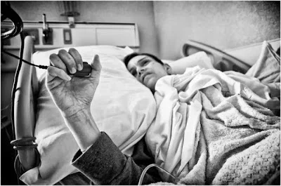 El día a día de una mujer con cáncer fotografiado por su marido