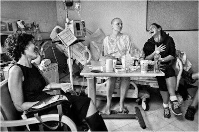 El día a día de una mujer con cáncer fotografiado por su marido