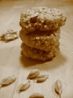 Galletitas de nueces y cardamono por Izaskun Sierra