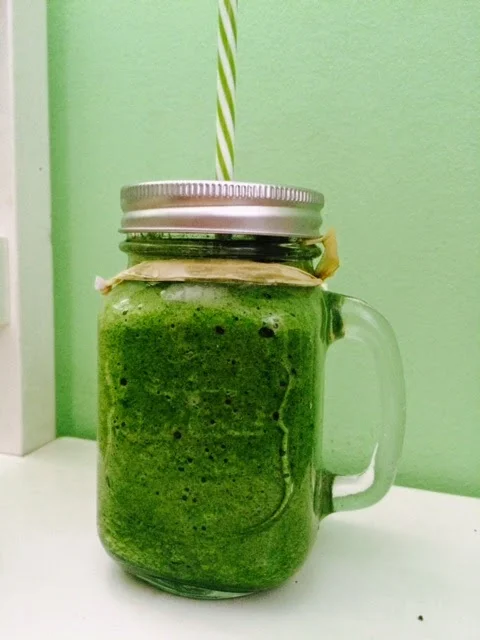 Receta de Batido verde y próximas conferencias en Madrid, El Ejido, Granada