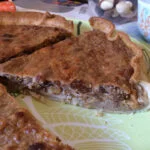 Tarta de manzana, pasas y canela