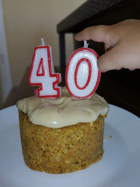 Carrot cake raw con frosting de anacardos para celebrar mi 40 cumpleaños