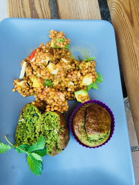 Ensalada de lentejas al curry y Muffins integrales de espinacas