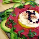 Dip de colores con crudités: guacamole y hummus de ganxet con caviar de remolacha