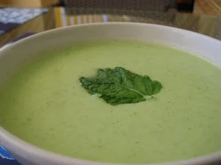 Sopa fría de Pepino al aroma de Hierbabuena