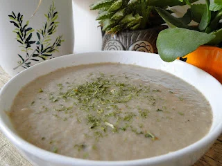 Crema de Champiñones al vino tinto.