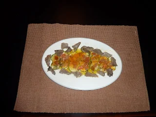 ENSALADA TIBIA DE CARPACCIO DE CALABACÍN CON TOMATE ACOMPAÑADO DE SETAS AL AJILLO por Lina Martín con thermomix