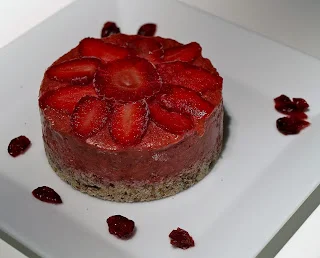 Tarta de fresas crudas