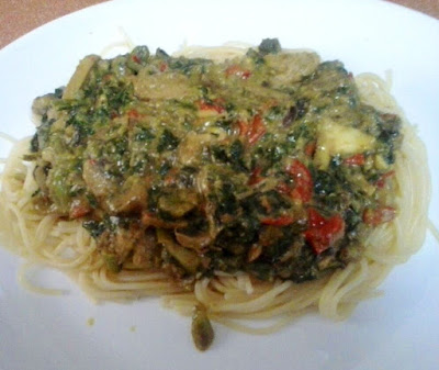 ESPAGHETTIS CON ESPINACAS Y HONGOS SHIITAKE por Rut Alguacil