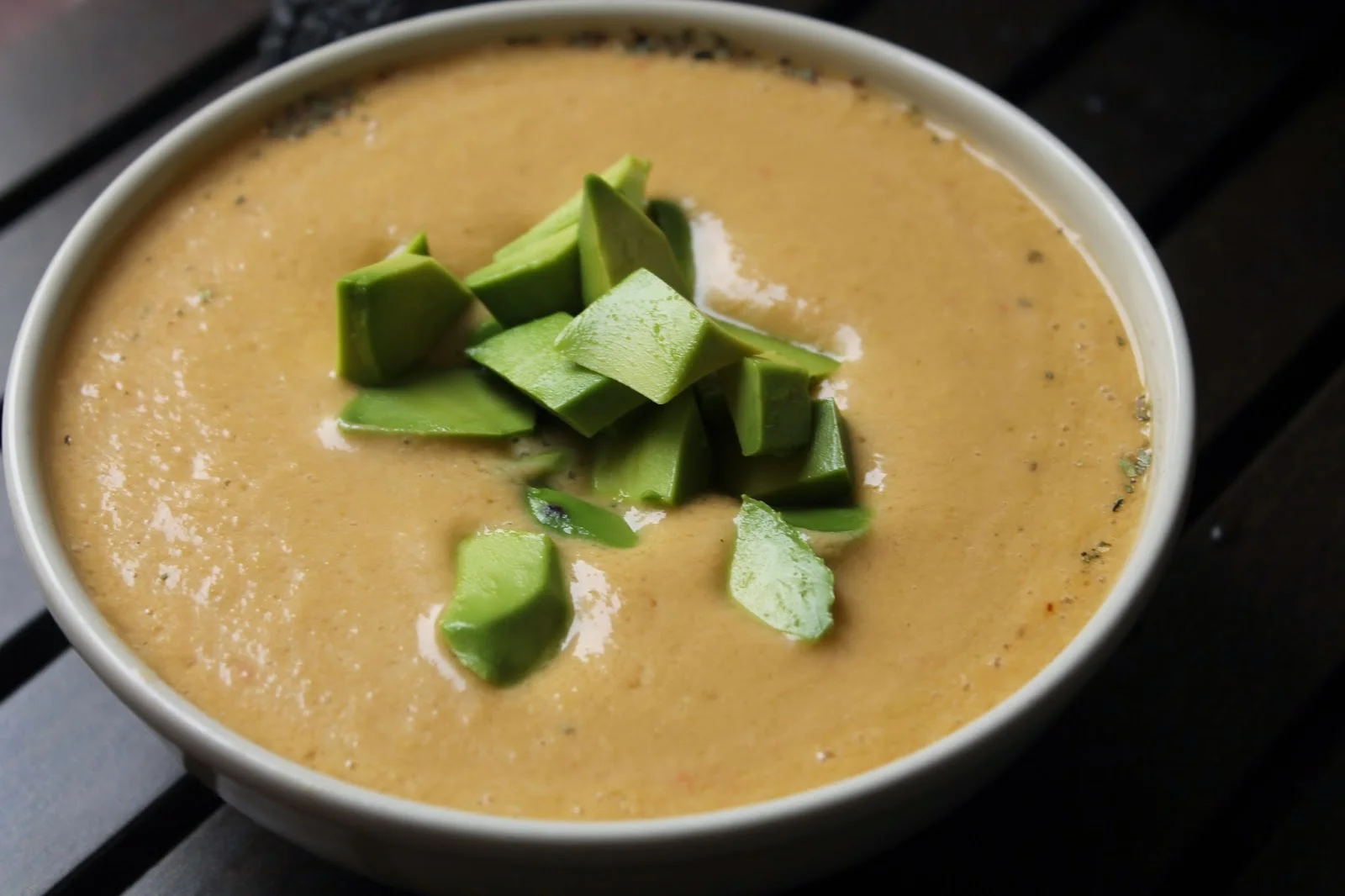 Gazpacho de tomate y aguacate