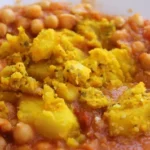 Curry de garbanzos y patatas con sésamo