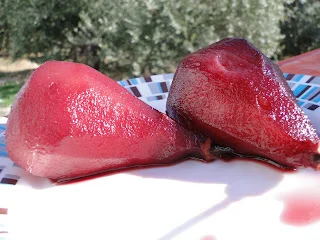 Peras al vino tinto