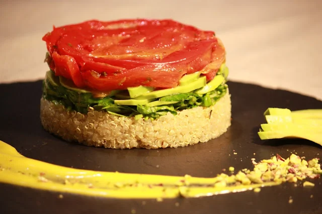 ENSALADA DE QUINOA  Y PIMIENTOS CON VINAGRETA DE MANGO por Ana Venegas
