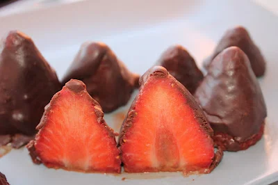 Bombones de fresa y chocolate