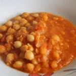 Curry de garbanzos y patatas con sésamo