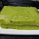 Pastel de polenta y aguacate