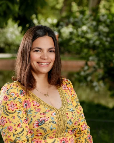 Dra. Odile Fernández, médica de familia, autora de más de 8 libros y superviviente de cáncer — autora del artículo