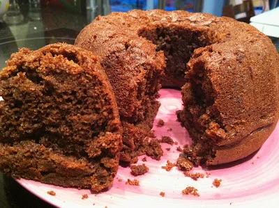 Bizcocho vegano de plátano, canela y chocolate por Anaisa