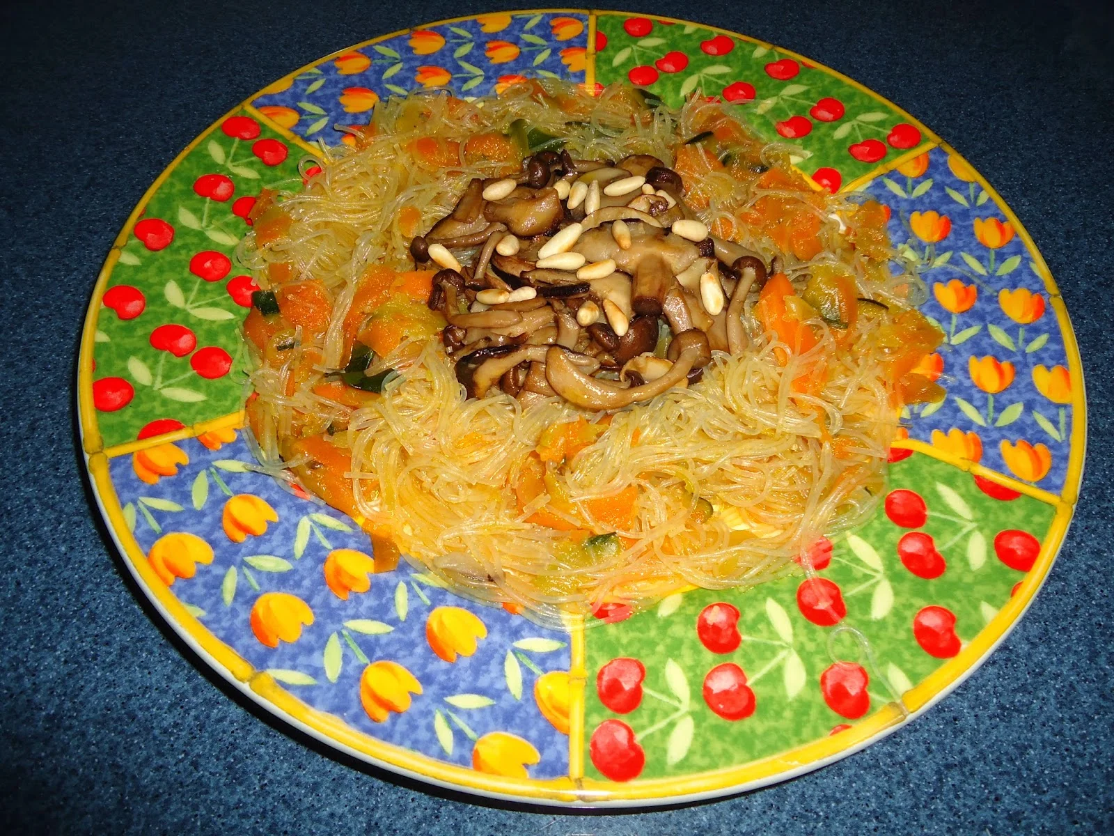 FIDEOS CHINOS CON VERDURAS Y SETAS por Mª Luisa Bartolomé Martínez