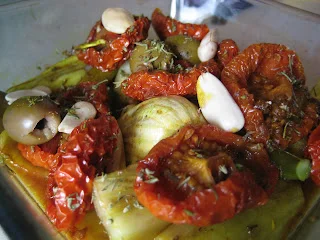 Hinojo con Tomate, Aceitunas y Almendras.