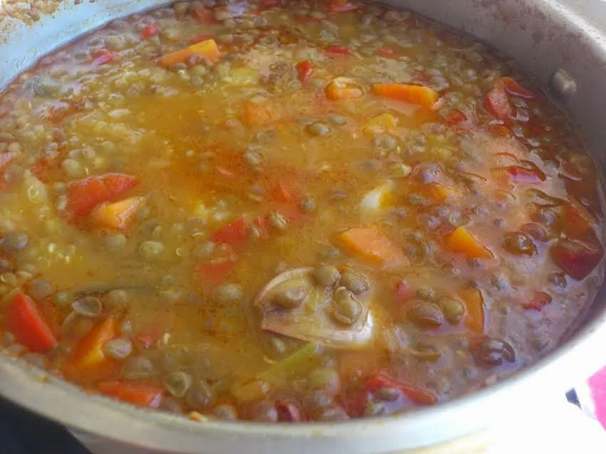 LENTEJAS CON QUINOA Y ALGA KOMBU por Blanca González