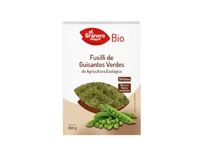 Pasta sin gluten de guisantes verdes con salsa de calabaza