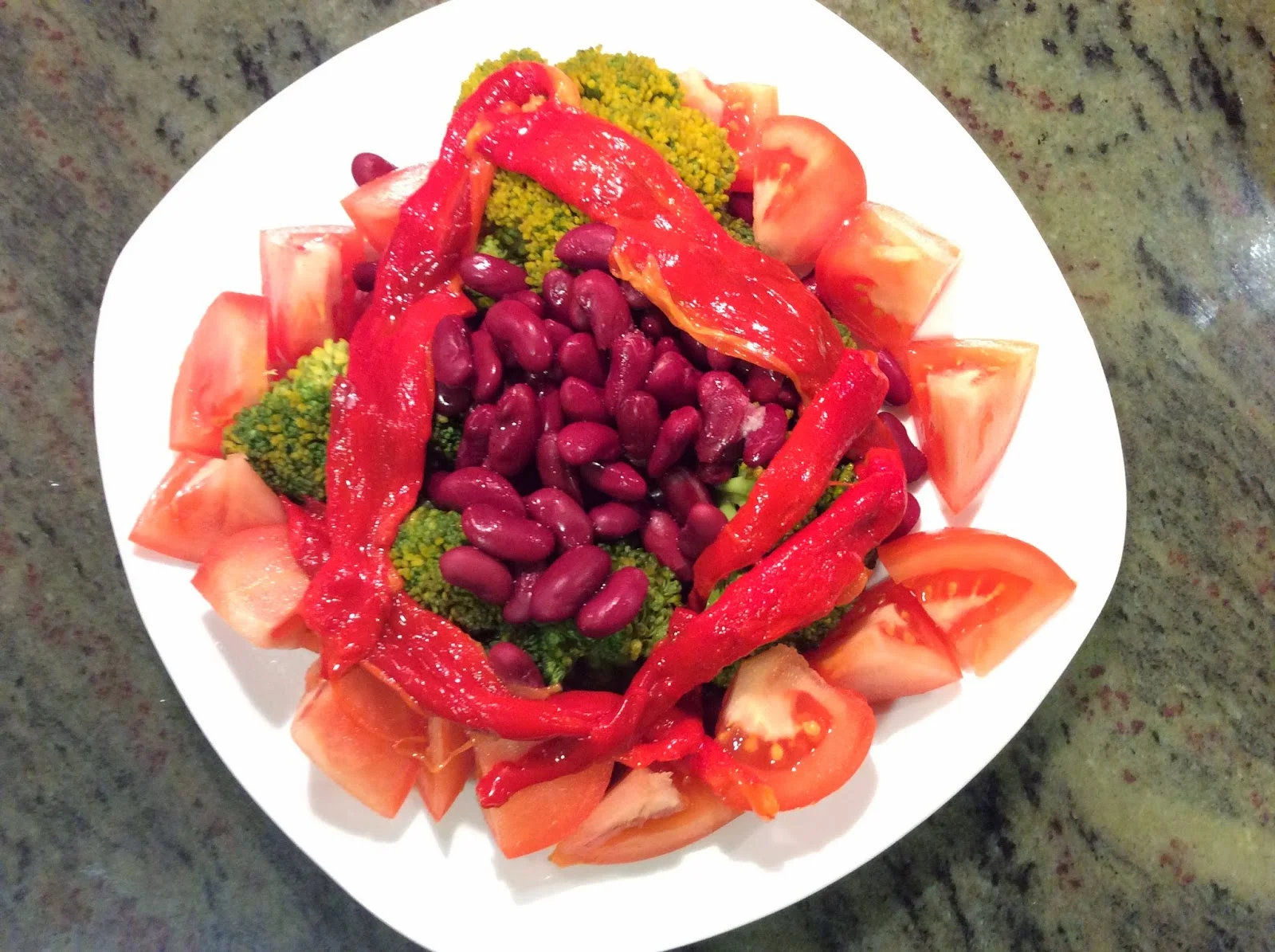 "Plato completo" por Pere Moyano