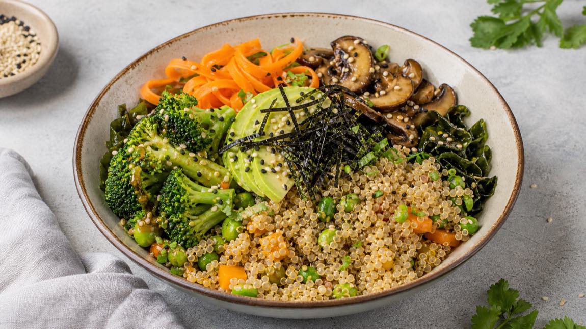 Quinoa con verduras y algas