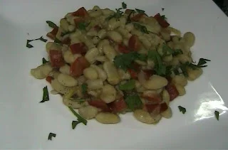 SALTEADO DE JUDIAS FRESCAS CON CEBOLLETA Y PIMIENTO por Chary Serrano