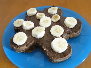 Tarta crudivegana de chocolate y plátano