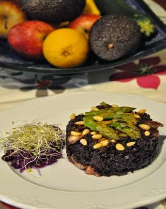 Timbal de arroz negro con verduras por Ana